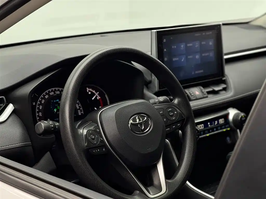 Toyota RAV4 Rongfang 2022 2.0L CVT 2WD Trend Edition фото 14