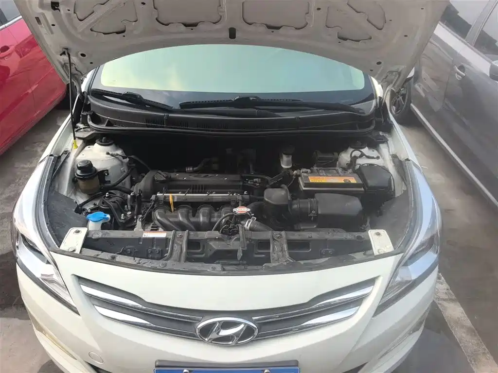 Hyundai Verna 2014 1.4L Manual Smart GLS фото 20