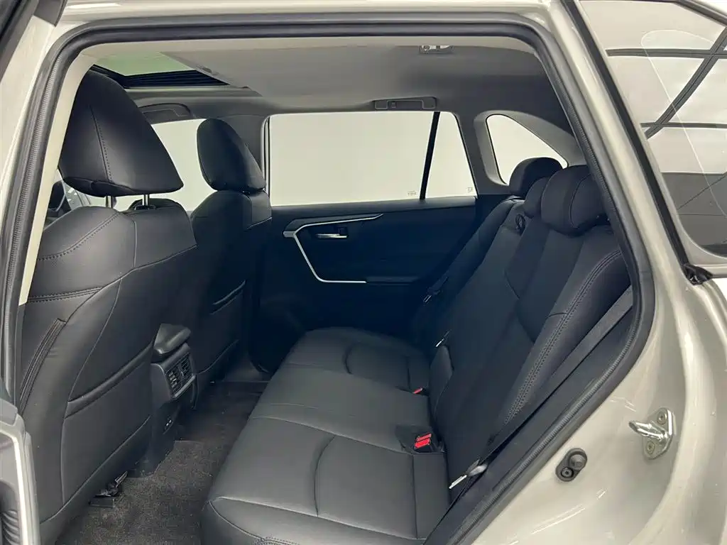 Toyota RAV4 Rongfang 2022 2.0L CVT 2WD Trend Edition фото 18
