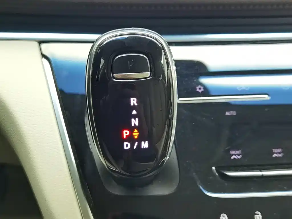 Photo 13 - Buick GL8