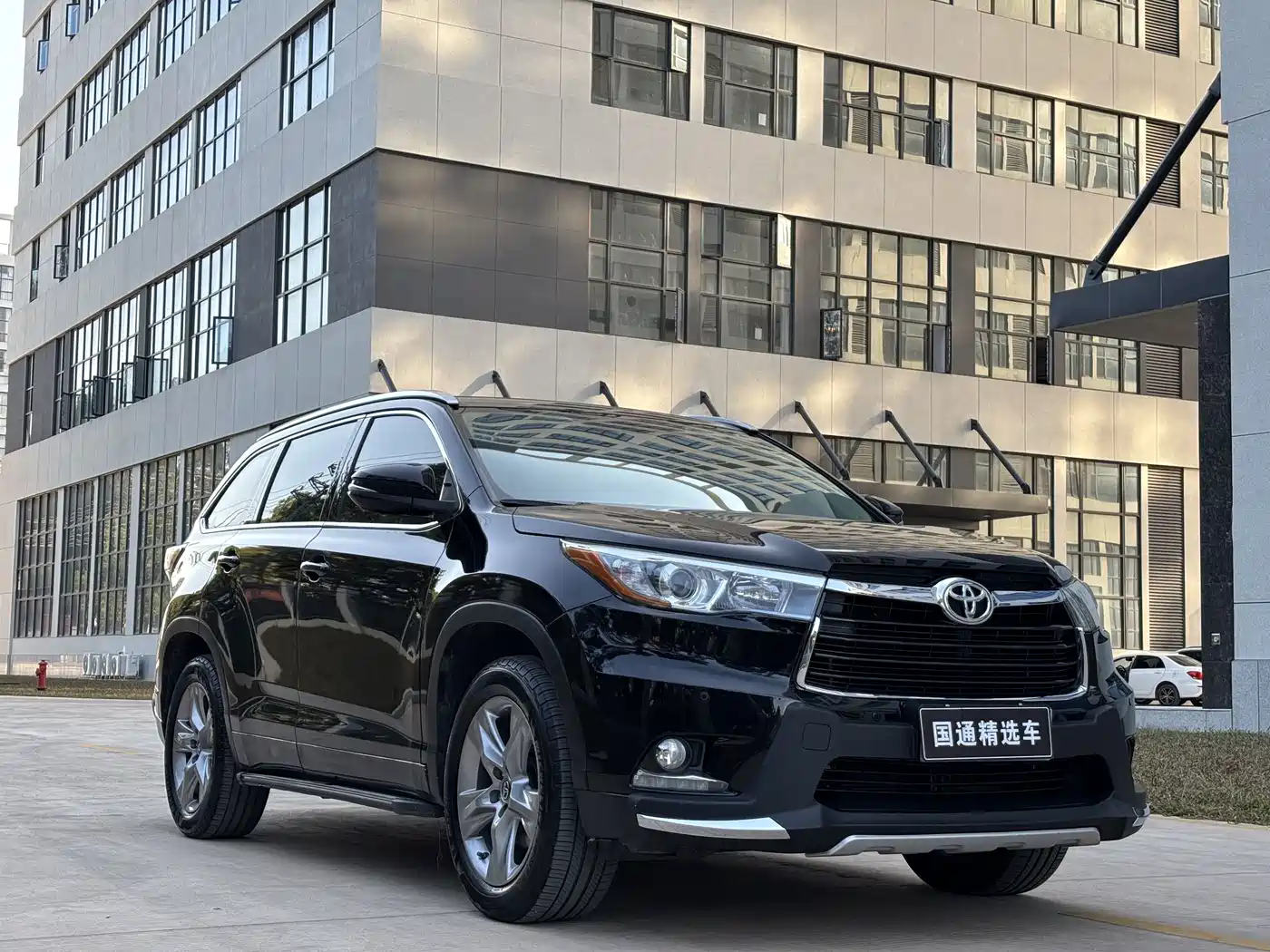 Toyota Highlander 2015 2.0T AWD Elite Edition 7-seater фото 3