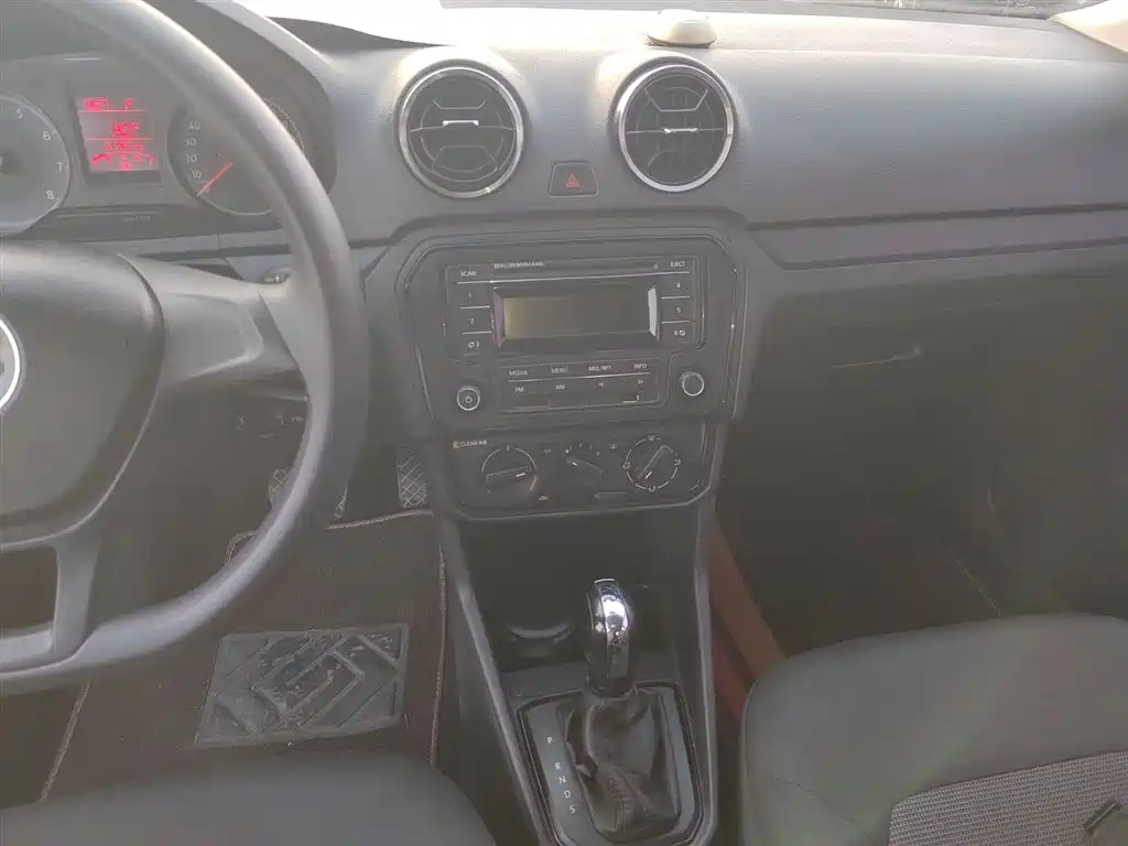 Volkswagen Jetta 2017 1.5L Automatic Fashion фото 13