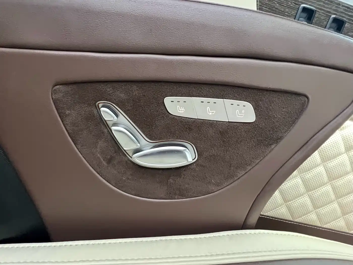 Volkswagen Caravelle 2019 2.0TSI 4WD Luxury 7-seater фото 15
