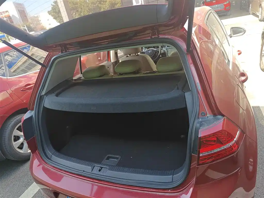 Volkswagen Golf 2016 1.6L Automatic Comfort фото 15