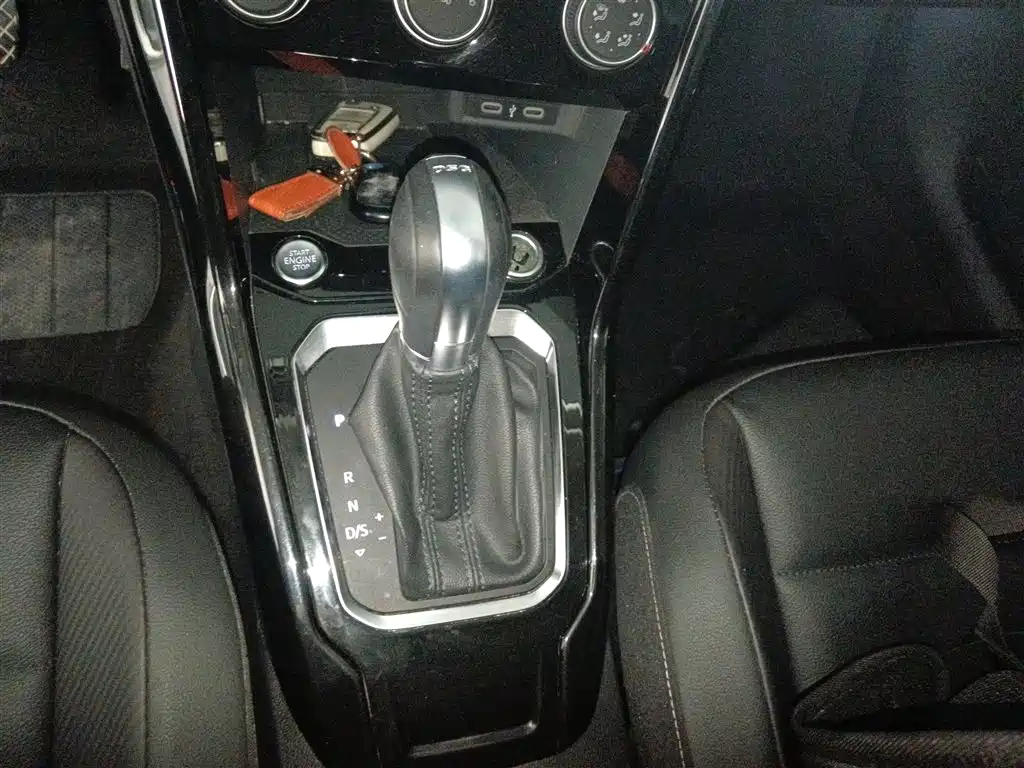 Volkswagen T-ROC 2021 280TSI DSG 2WD Comfort Smart Connect Edition фото 6