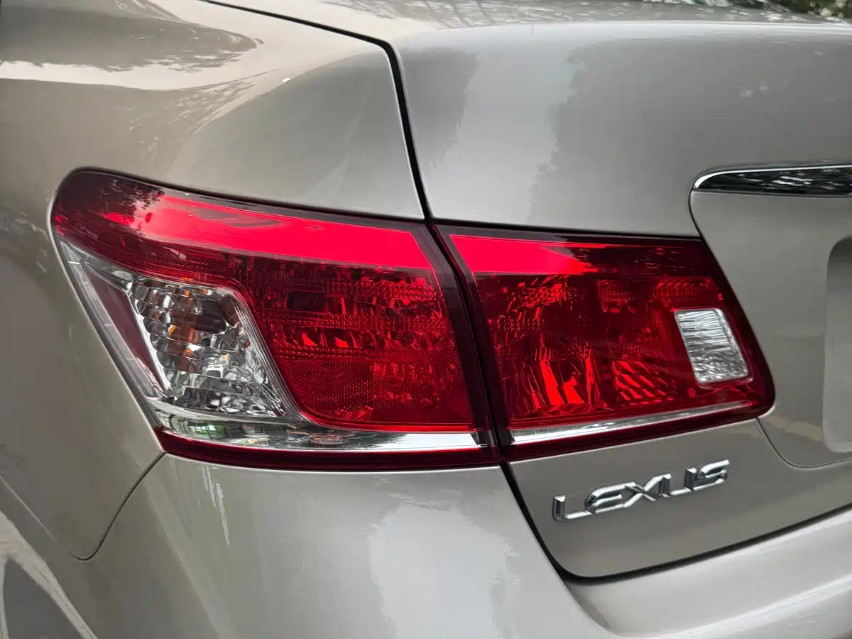 Lexus ES 2010 240 Luxury Edition фото 24