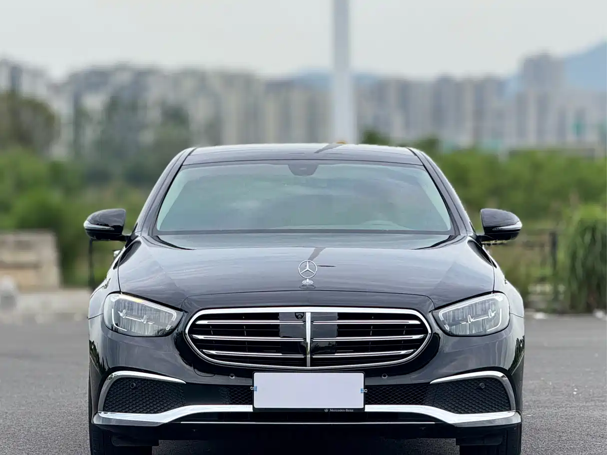 Mercedes-Benz E-Class 2022 Second Facelift E 300 L Luxury фото 2