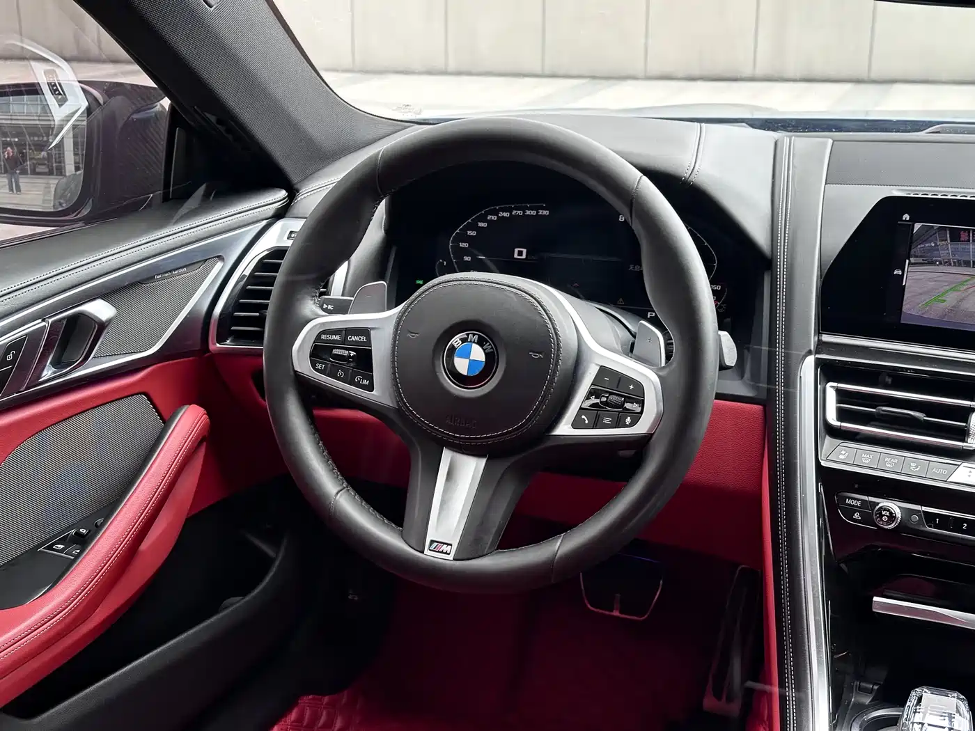BMW 8 Series 2019 840i 2-Door Coupe Launch Limited Edition фото 15