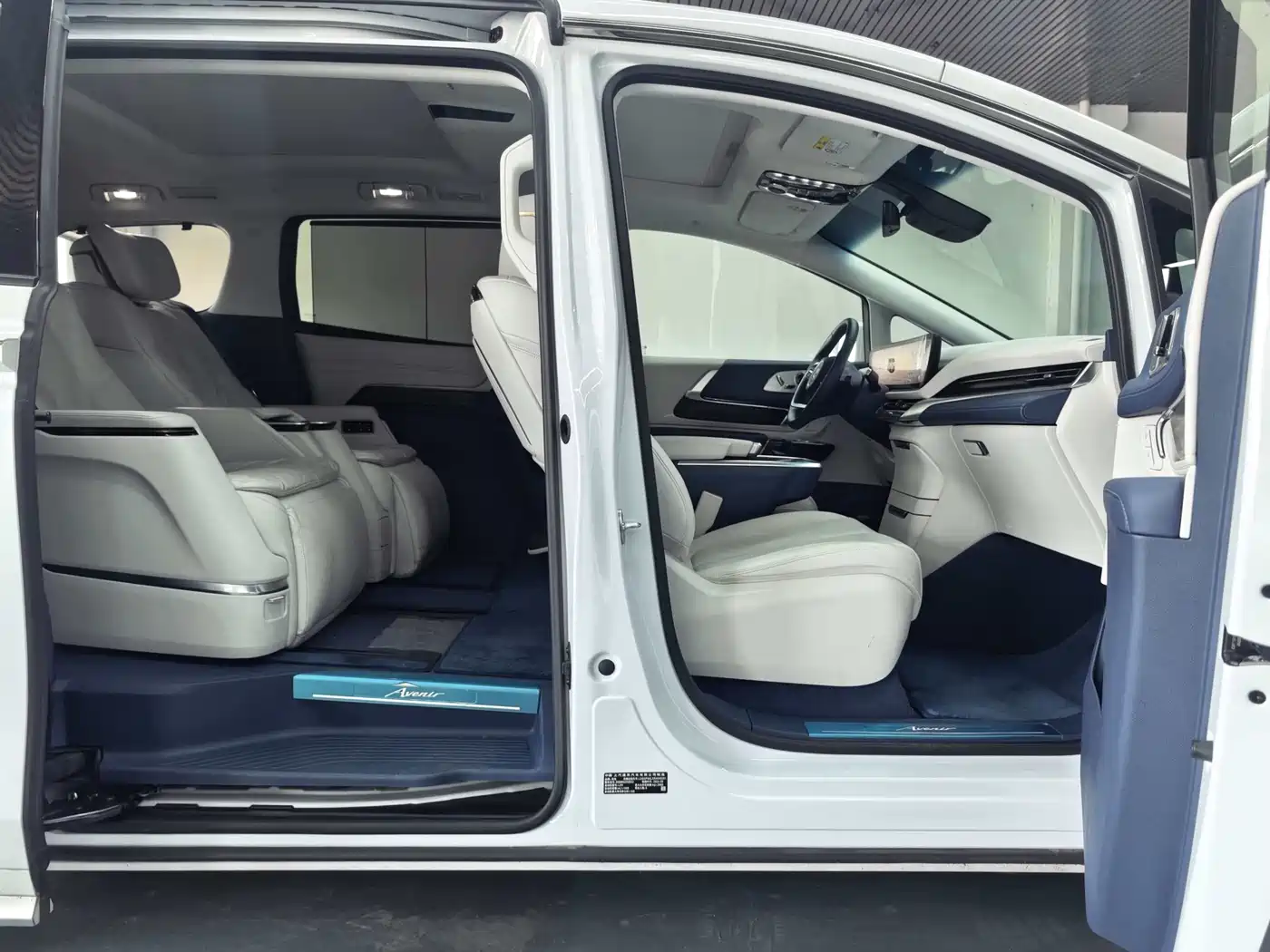 Buick Century 2025 2.0T 6-Seater World Edition фото 4
