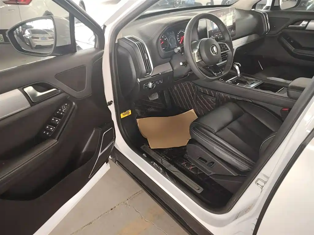 BYD Tang 2018 2.0T Automatic Smart Connection Noble Edition 7-Seater China V фото 16