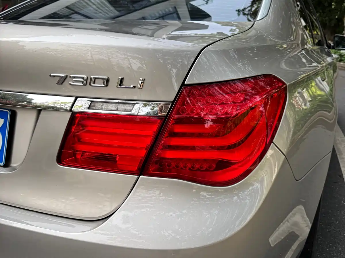 BMW 7 Series 2013 Model 730Li Luxury фото 30