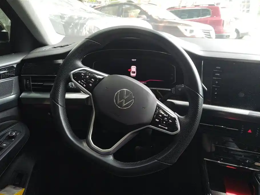Volkswagen Passat 2022 330TSI Luxury Edition фото 15