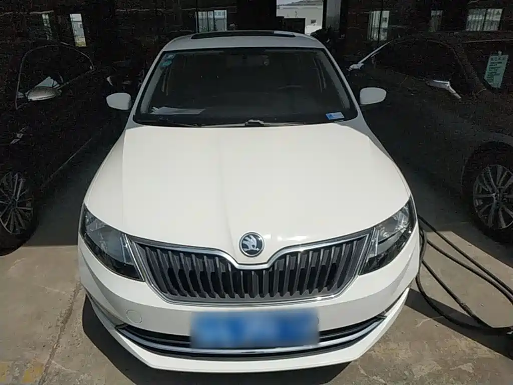Škoda Skoda Rapid Spaceback 2019 Facelift 1.5L Automatic Comfort Version China V фото 3