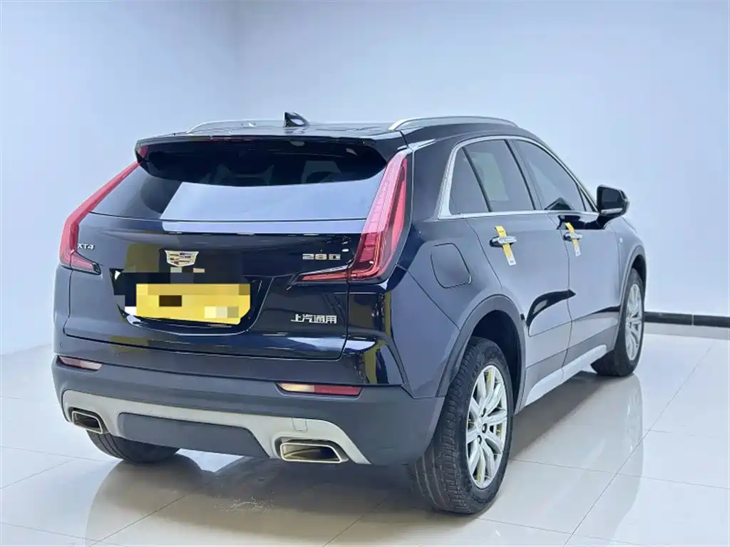 CADILLAC XT4