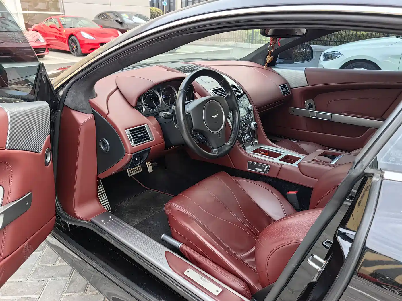 Aston Martin DB9 2014 2013 6.0L Coupe