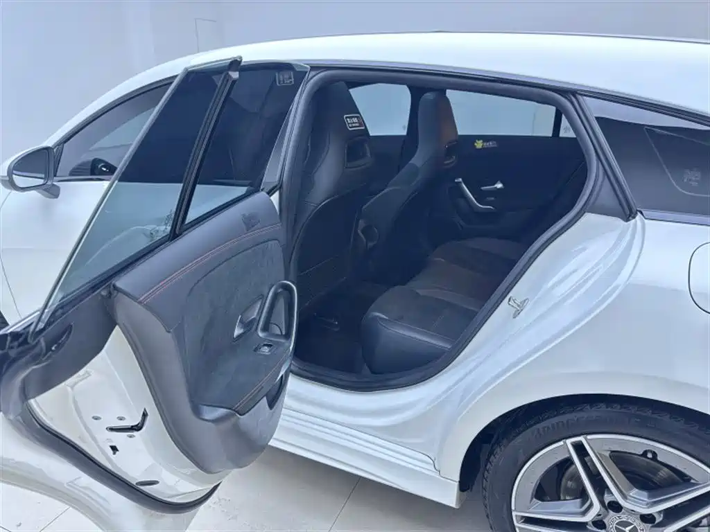 Mercedes-Benz CLA (Import) 2022 CLA 200 фото 9