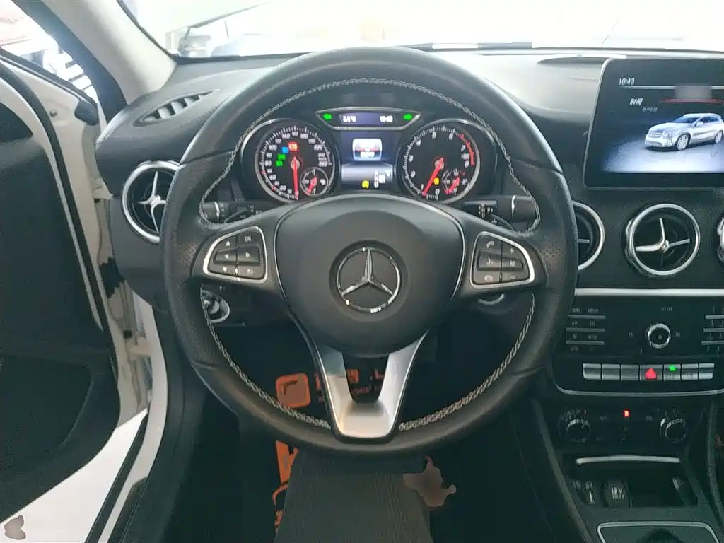 Mercedes-Benz GLA 2018 GLA 200 Fashion фото 3