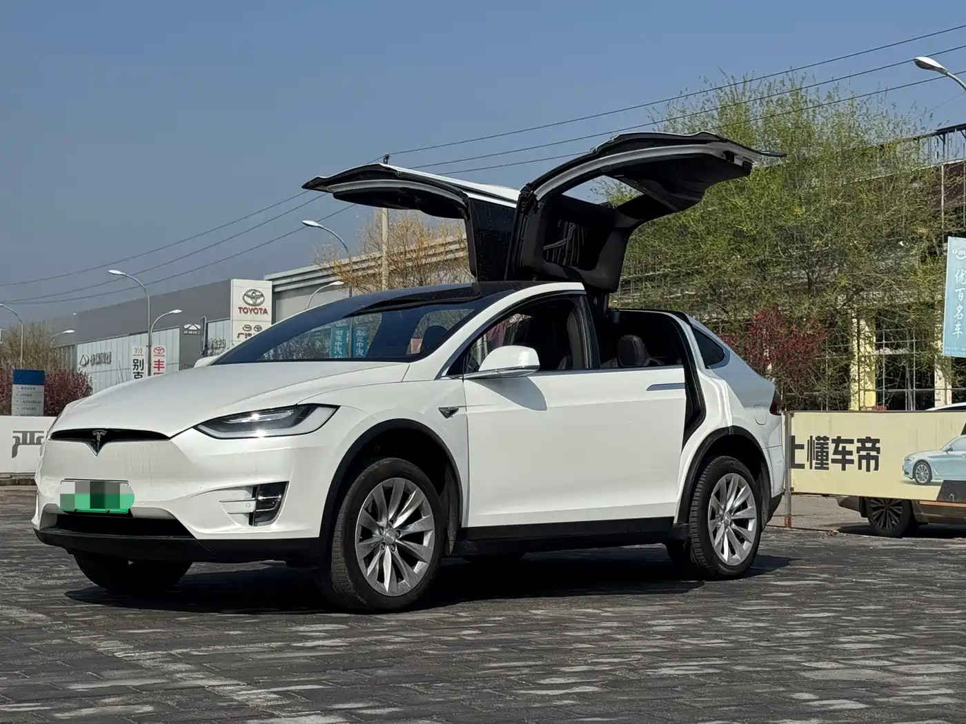 TESLA MODEL X