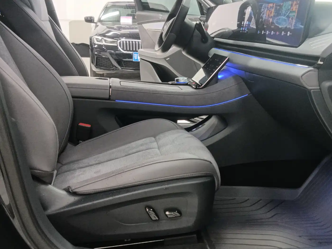 Voyah Auto VOYAH Zhuiguang 2024 PHEV AWD Ultra Long Range Flagship фото 7