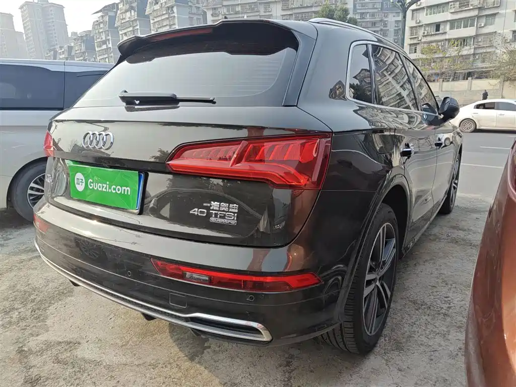 Audi Q5L 2020 Facelift 40 TFSI Honor Fashion фото 7