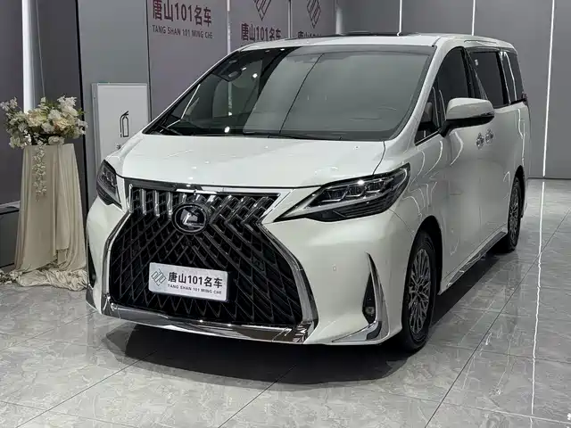Lexus LM 2022