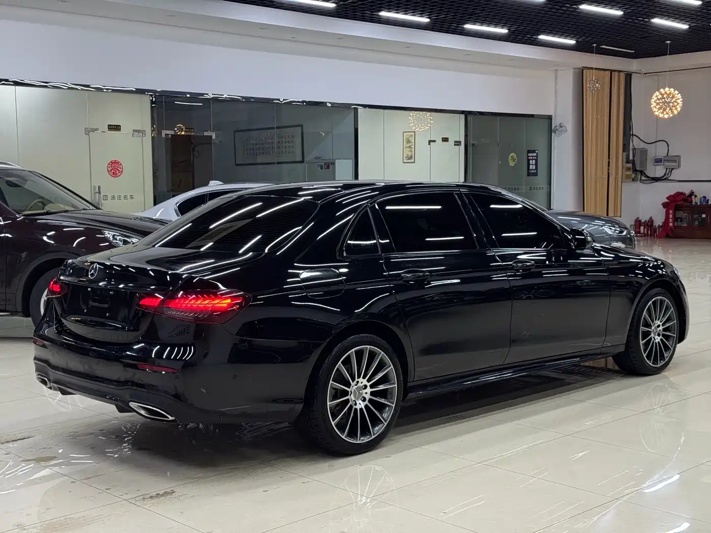 Mercedes-Benz E-Class 2023 E 300 L Sport Luxury фото 13