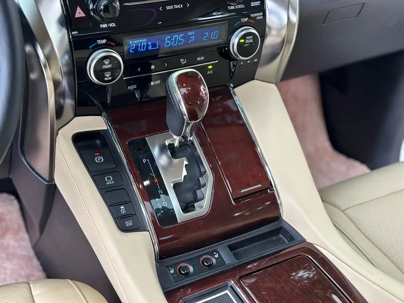 Toyota Alphard 2015 3.5L Luxury Edition фото 7