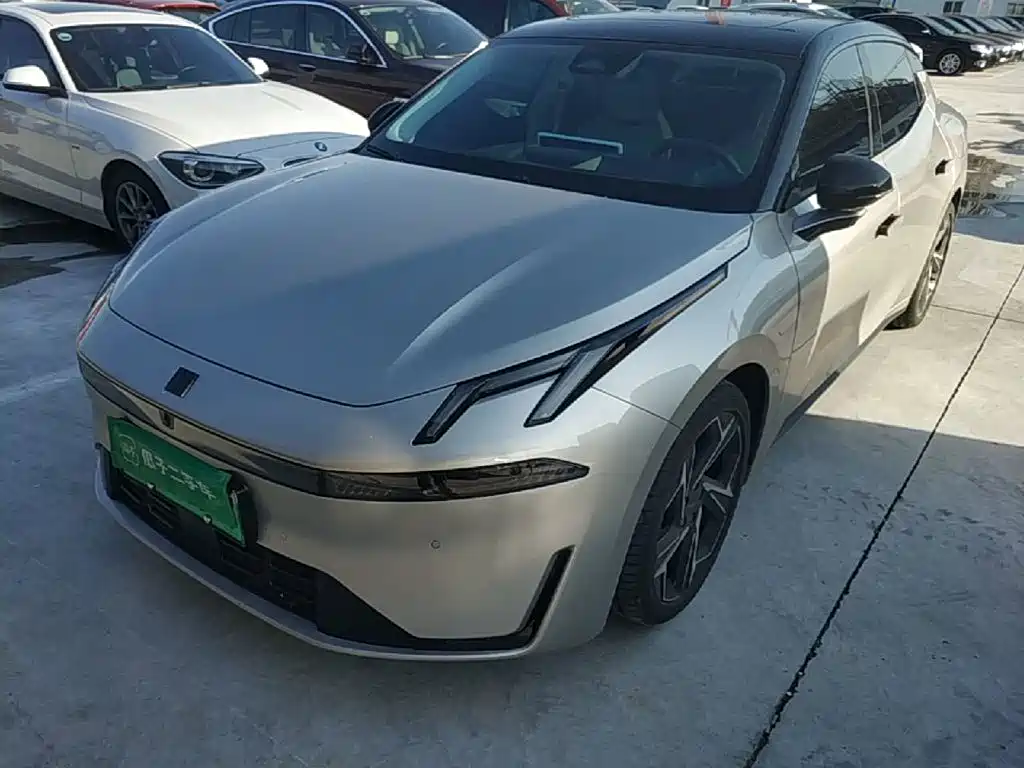 2025 Lynk & Co 07 EM-P