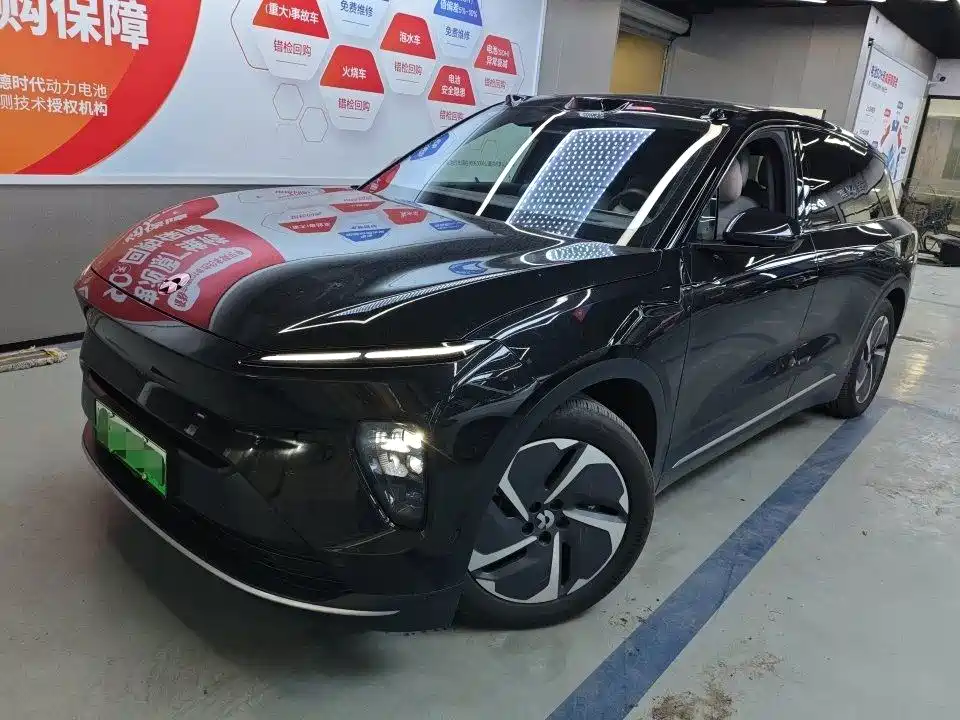 NIO ES8 2023