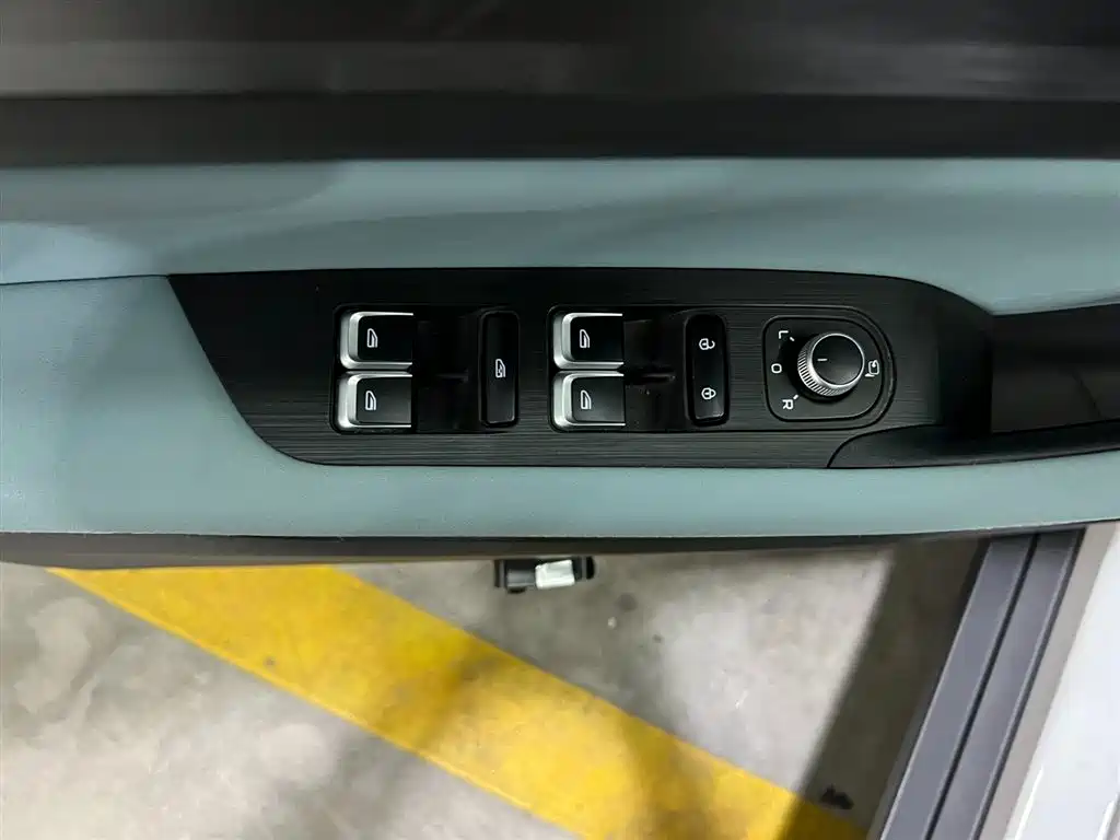 Geely Emgrand S 2023 2022 1.4T CVT Crossover Player