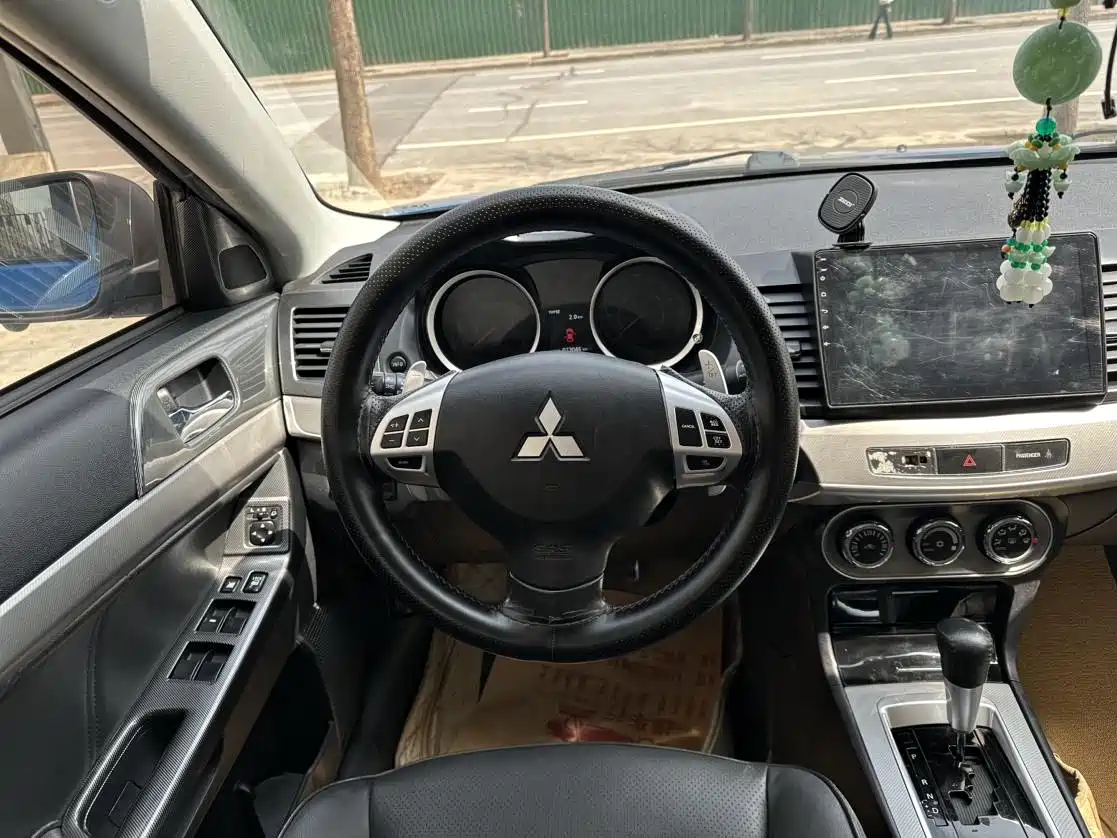 Mitsubishi Lancer EX 2015 2.0L CVT Flagship Edition фото 3