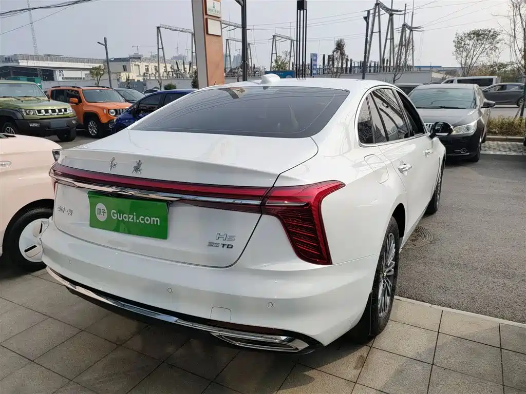 Hongqi H5 2025 1.5T DCT Flag Rhythm 500,000 Units Memorial Edition фото 22