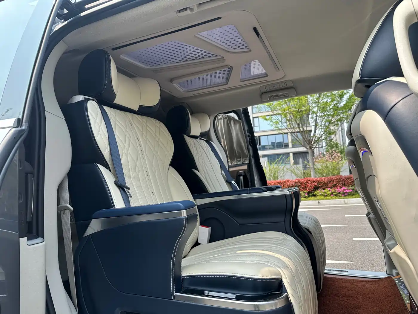 Buick GL8 2021 Land Business Class 652T Comfort фото 10