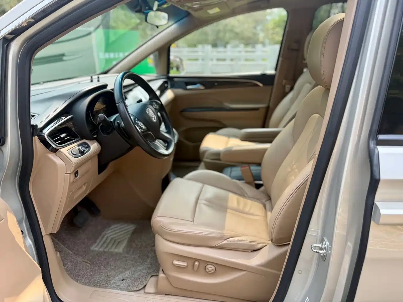Buick GL8 2018 ES 28T Premium Type China VI фото 4
