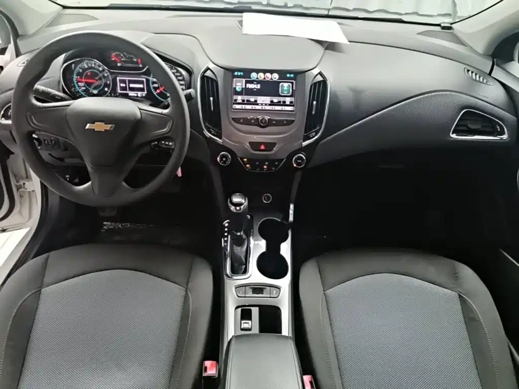 Chevrolet Cruze 2018 2018 320 Automatic Pioneer Sunroof Edition
