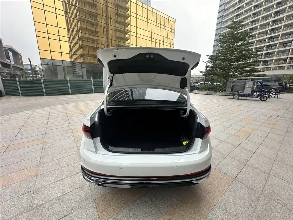 Volkswagen Sagitar 2023 300TSI DSG Surpassing Edition фото 22