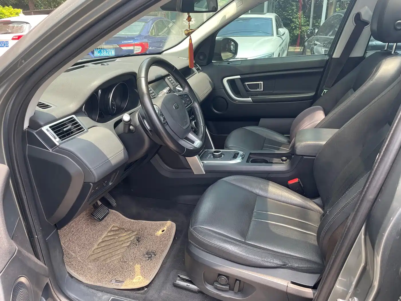 Land Rover Discovery Sport 2018 240PS SE Edition фото 14