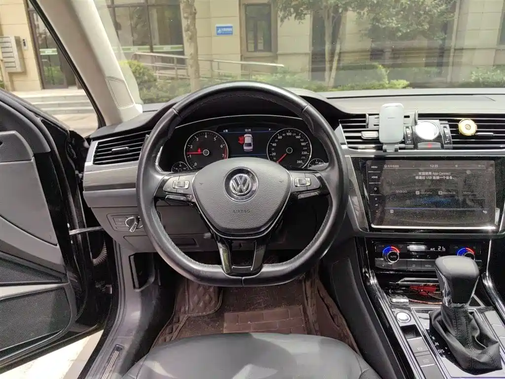 Volkswagen Phideon 2019 380TSI 2WD Business Edition China VI фото 11