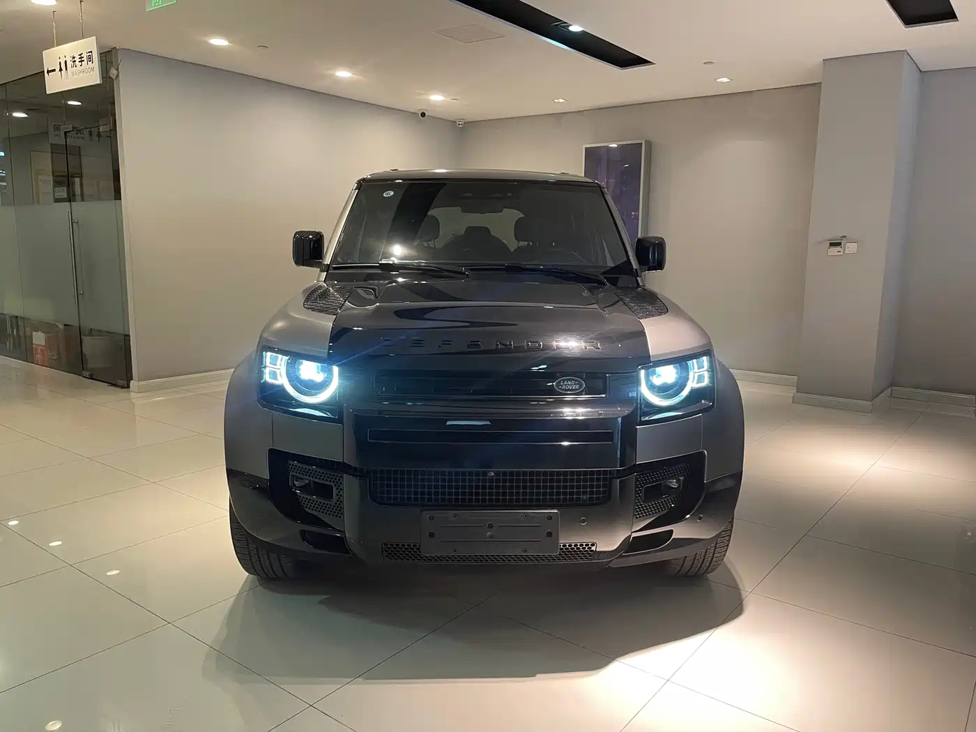 Land Rover Defender 2025 110 3.0T P400 X фото 5