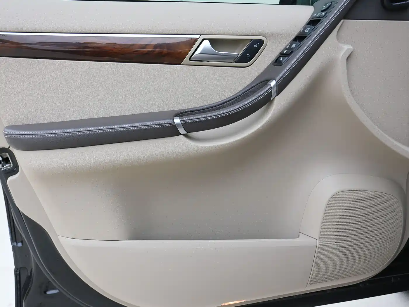 Mercedes-Benz R-Class 2011 R 300 L Luxury фото 11
