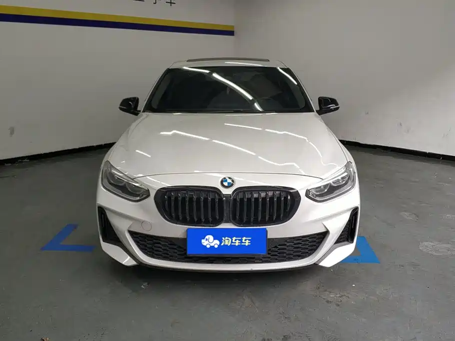 BMW 1 Series 2021 125i M Sport Black Night Edition фото 2