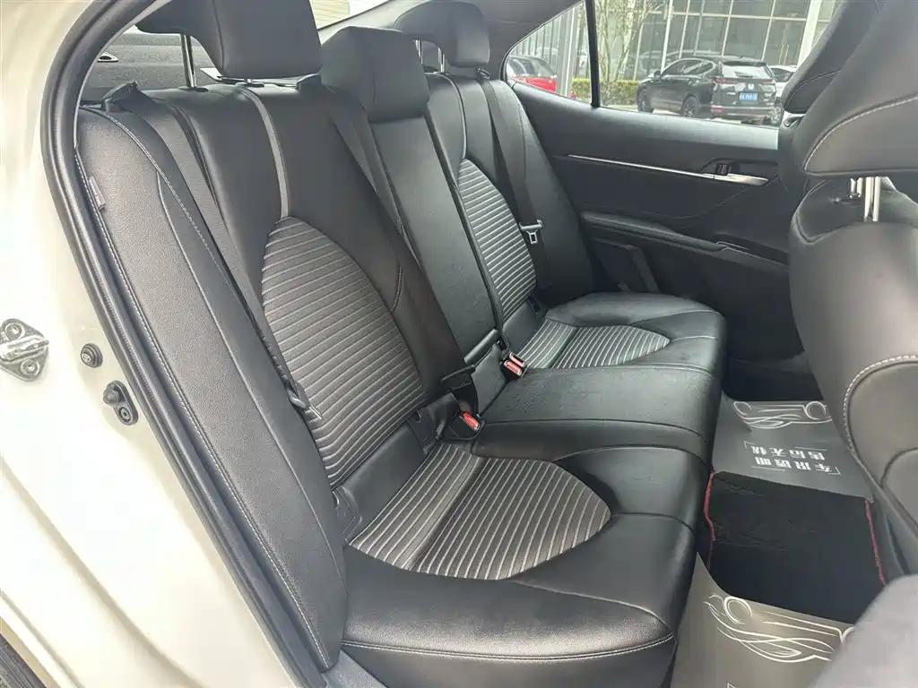 Toyota Camry 2022 2.0S Knight Edition фото 20