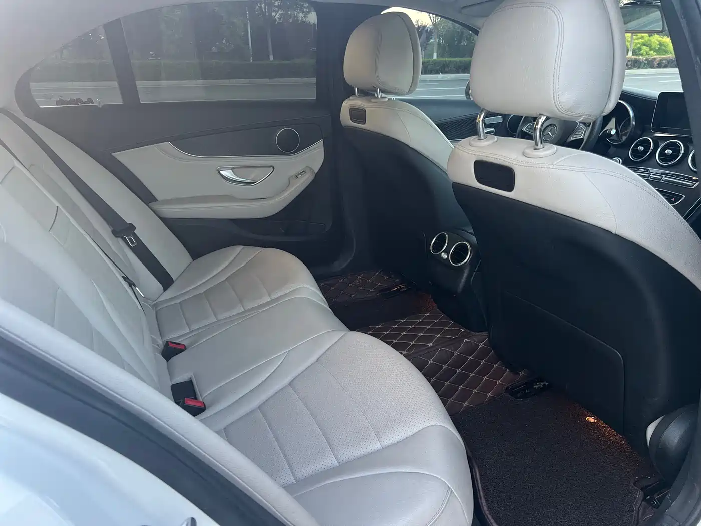 Mercedes-Benz C-Class 2016 C 200 L Sport фото 5