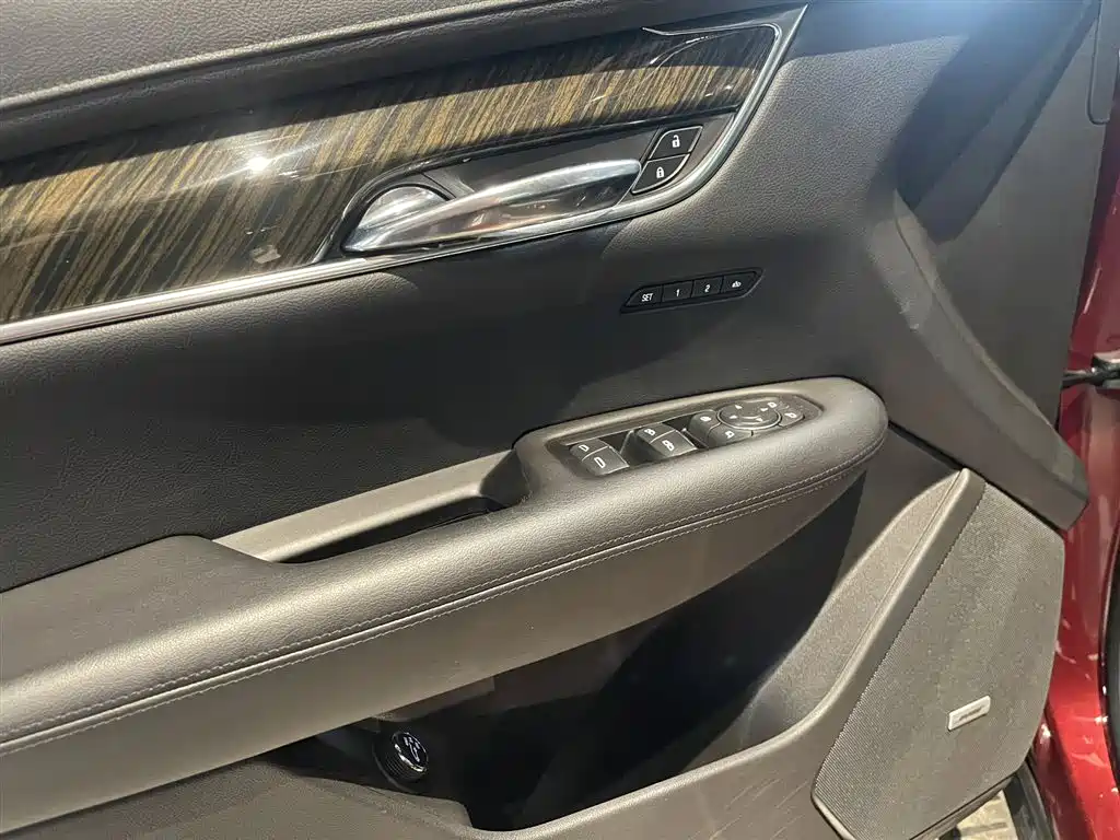 Cadillac XT5 2016 2016 28T AWD Luxury Model