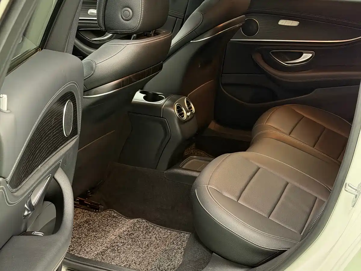 Mercedes-Benz E-Class 2019 E 260 L Sport фото 16