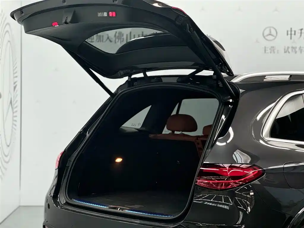 Mercedes-Benz GLC 2024 GLC 260 L 4MATIC Luxury 5-seater фото 3