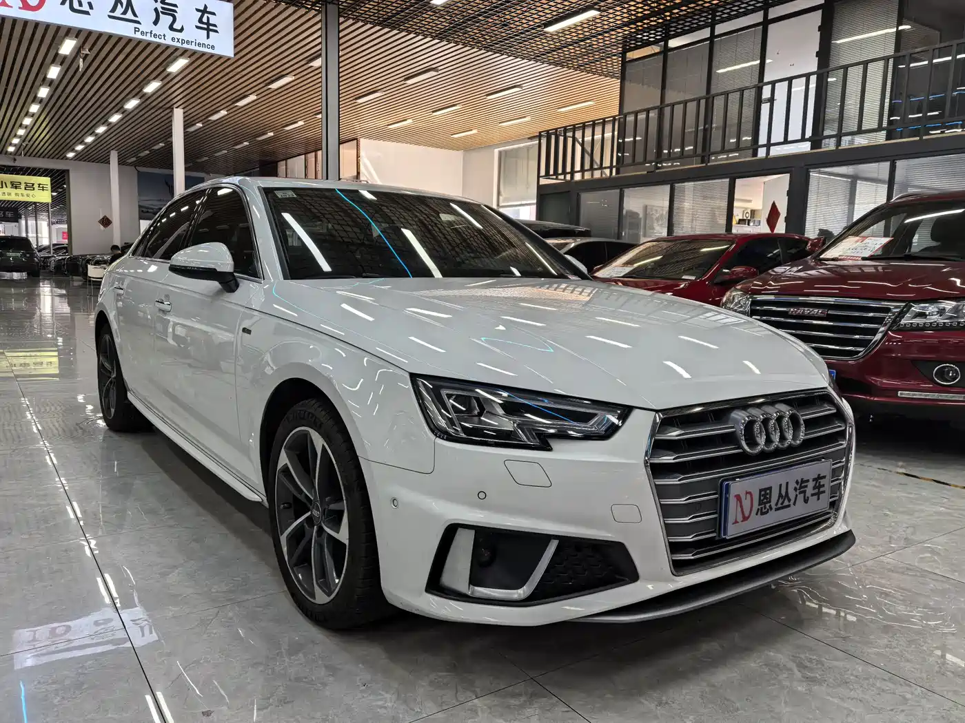 Фото 3 - Audi A4L