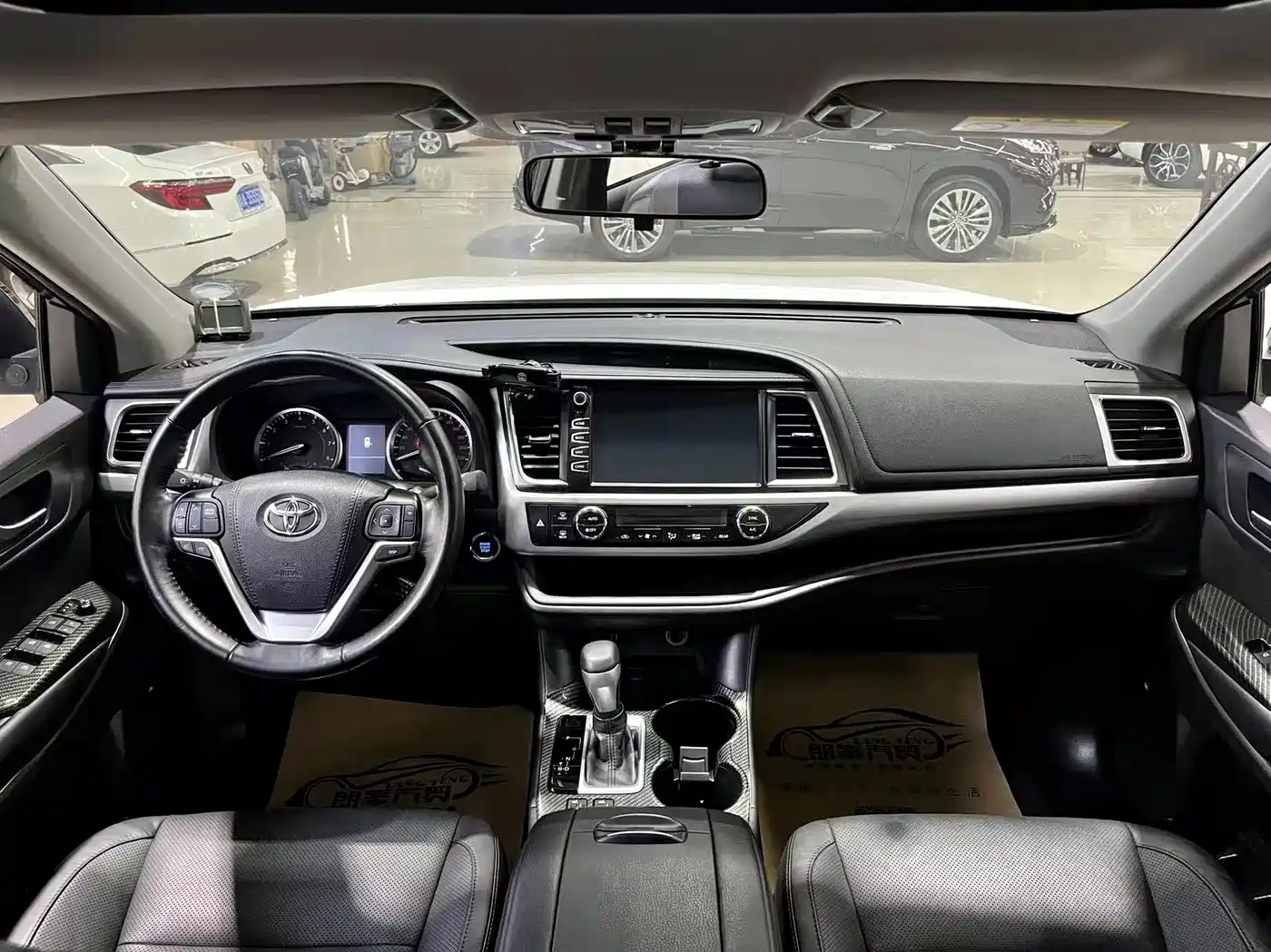 Toyota Highlander 2017 2.0T 2WD Premium 7-Seater фото 9