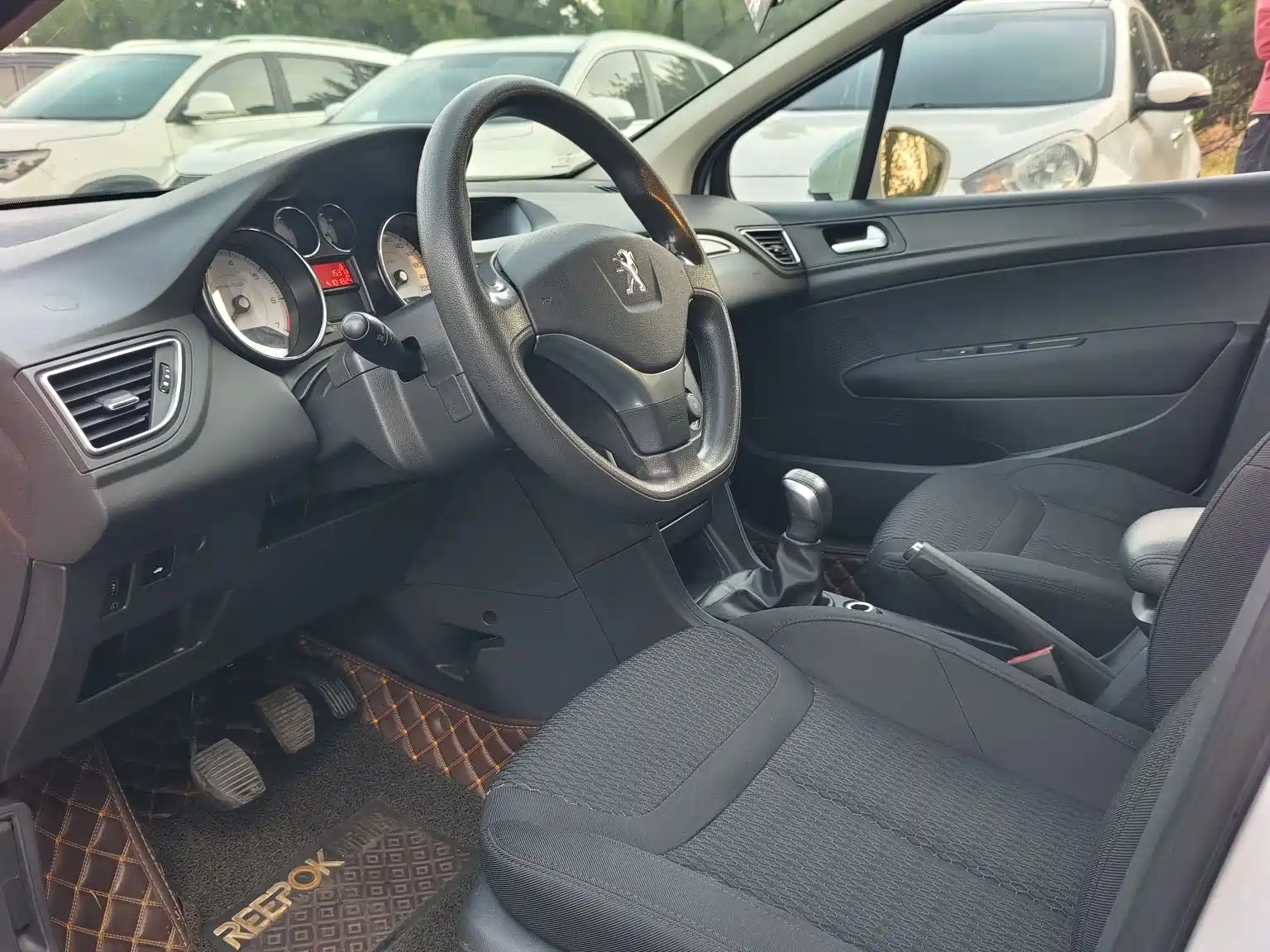 Фото 4 - Peugeot 308