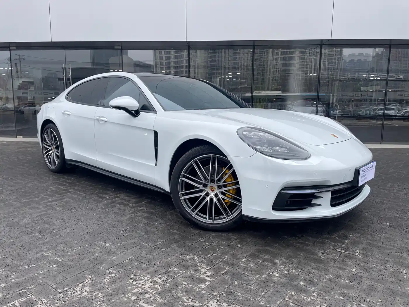 PORSCHE PANAMERA